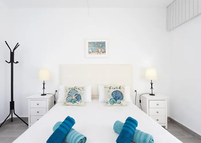 Сasa de vacaciones Coastal Dream With Heated Pool *