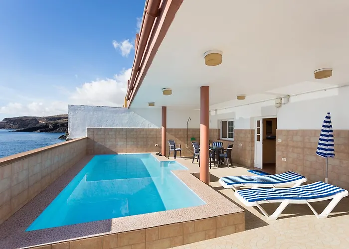 Coastal Dream With Heated Pool Сasa de vacaciones